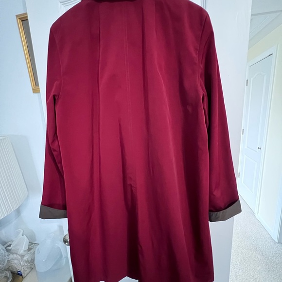 Rain coat - Picture 2 of 9